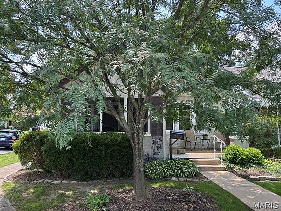 2nd image of 524 Goethe Ave