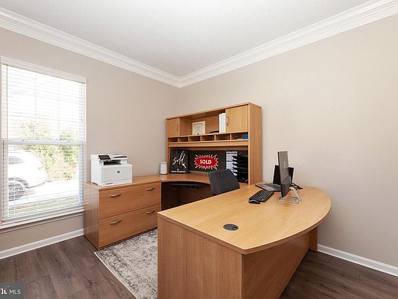 2nd image of 1011 Martin Dr