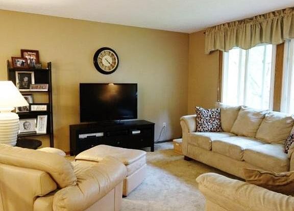 4th image of 504 6th St NE