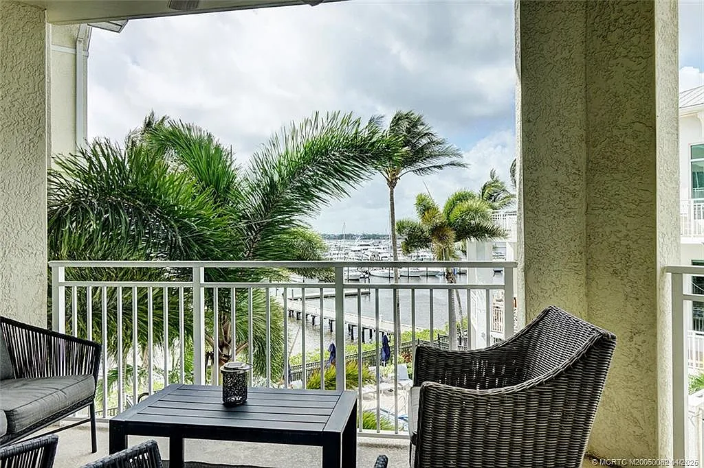 2 bed, 2.0 bath, 1182 sqft, $2,500 — Photo 3