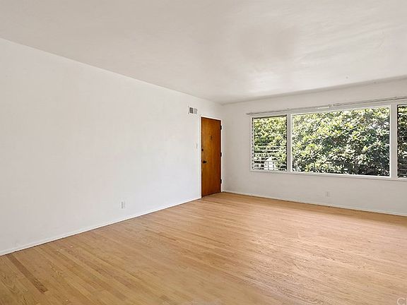 4th image of 100 Cerritos Ave Unit 6
