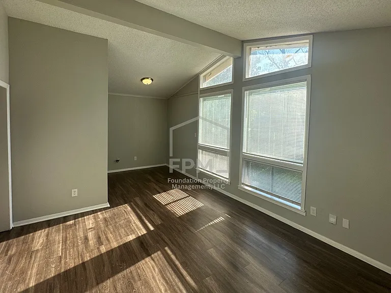 2252 Cassie Ave — Photo 9