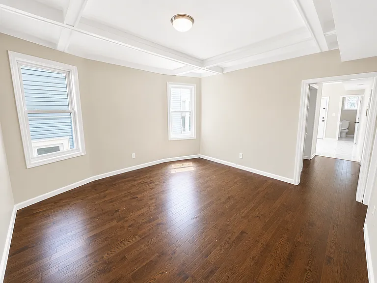 21 Chelsea Ave — Photo 30