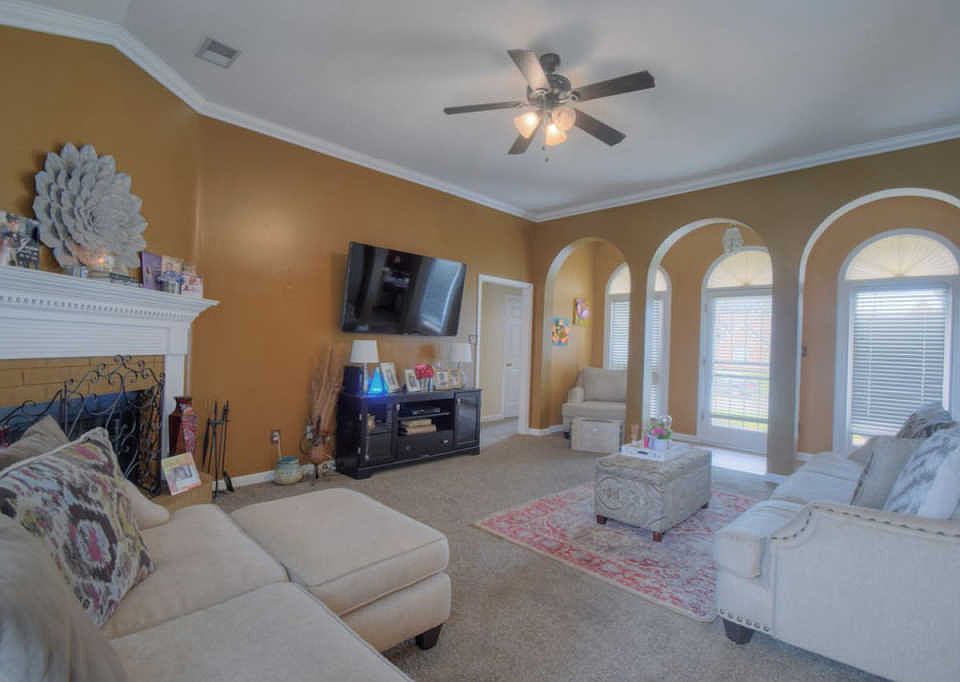 1st image of 4640 Meadow Cliff Dr