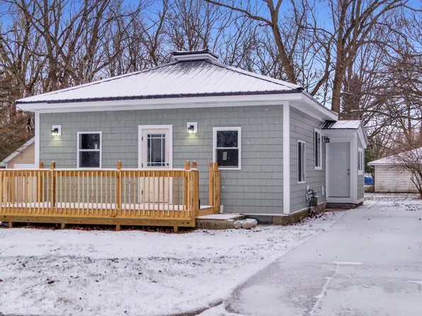 211 E Grant St, Greenville, MI 48838