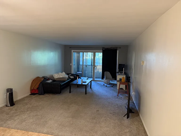 2522 Clairemont Dr #103 — Photo 4