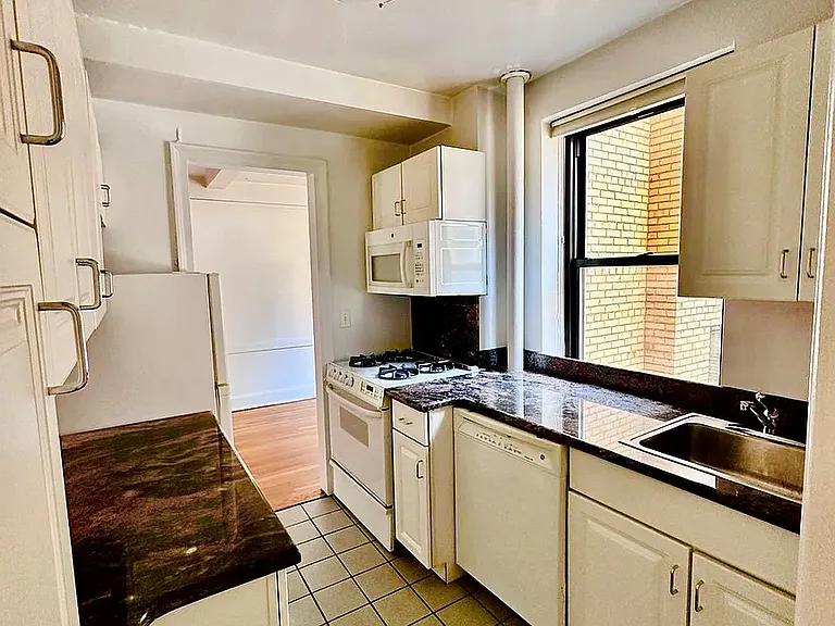 117 E 77th St #5D — Photo 6