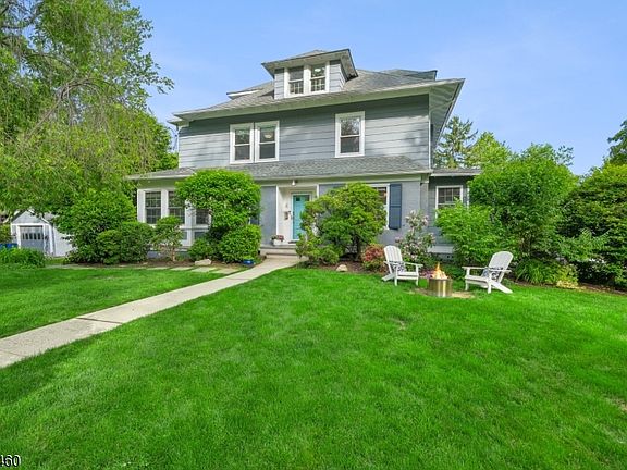2nd image of 4 Kermit Rd