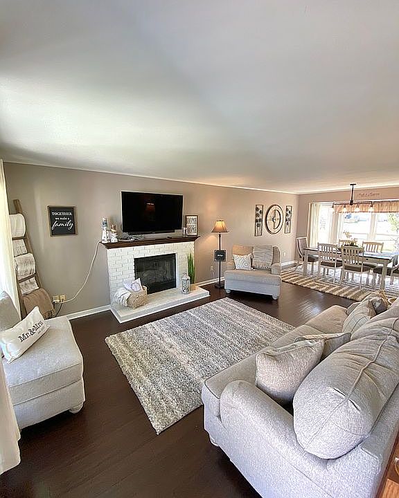 1st image of 1079 Johanna Dr