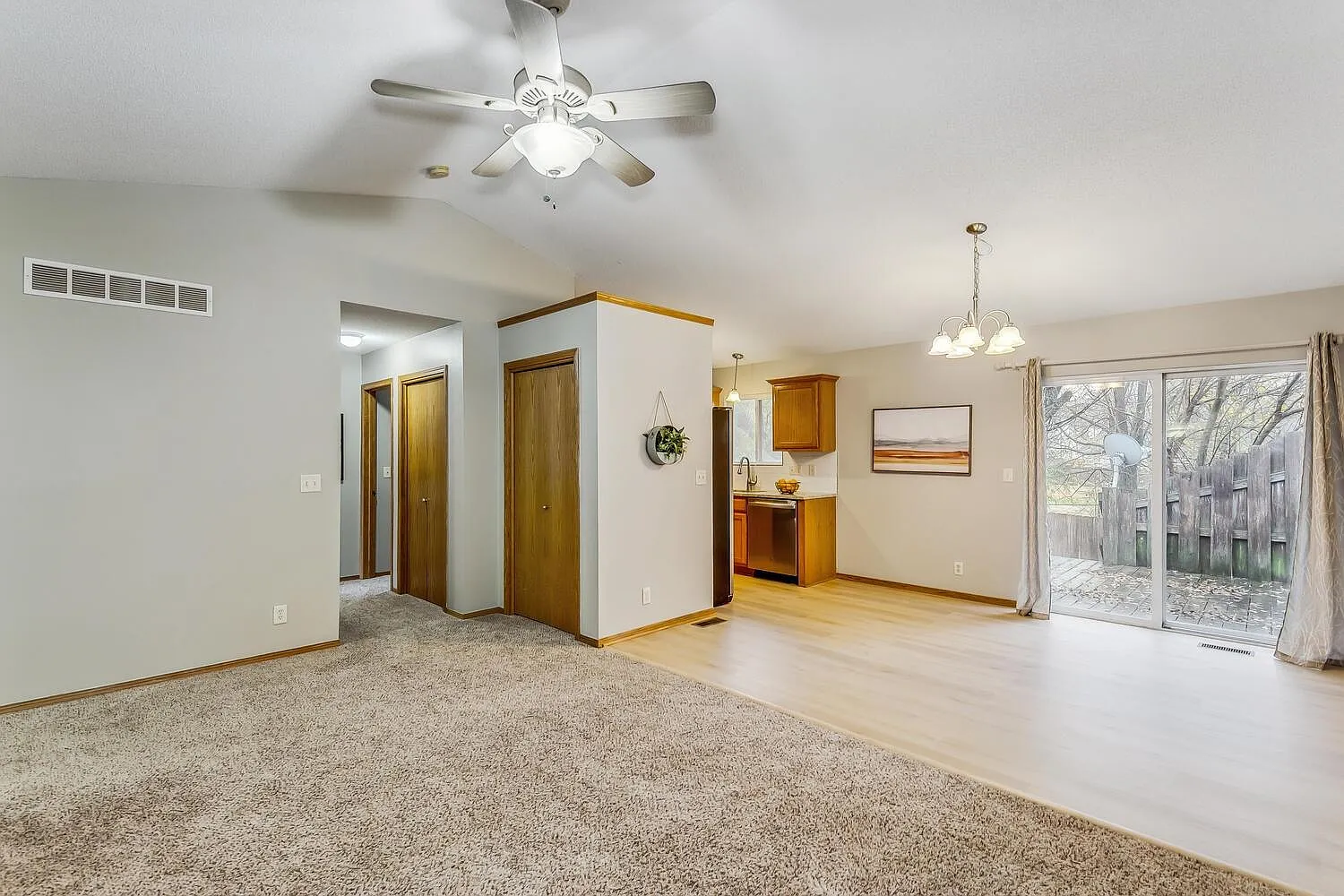3 bed, 1980 sqft, $1,600 — Photo 2