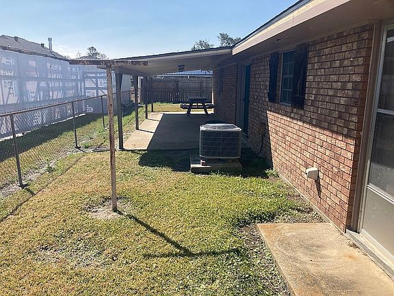 3rd image of 182 Buchannan St