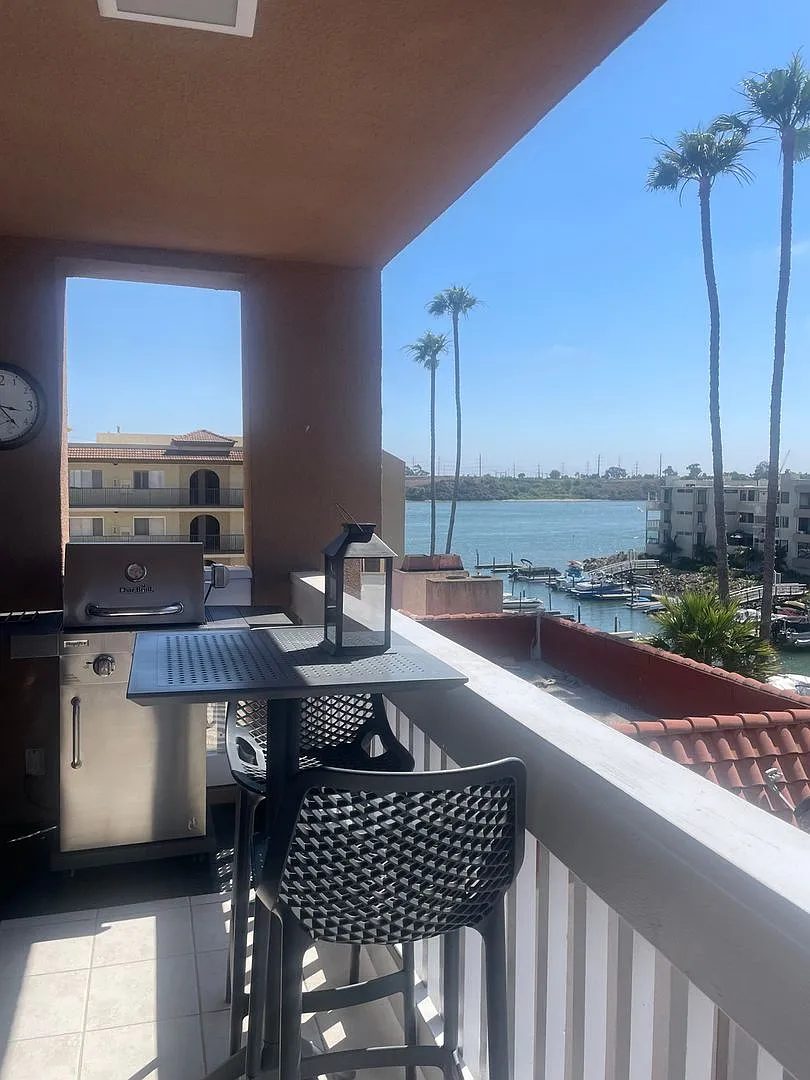 Charming Waterfront 2BR Condo in Carlsbad — Photo 3