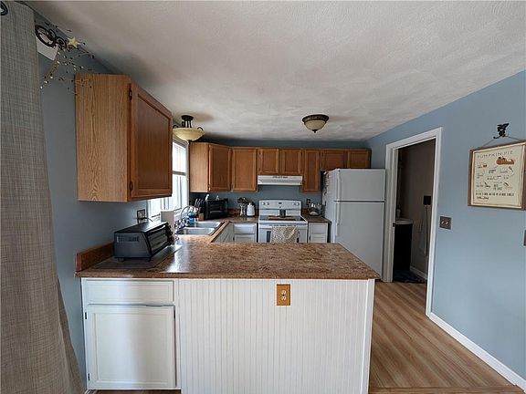 3rd image of 73 Sanwood Dr