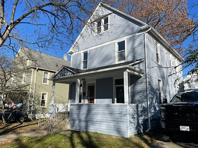 15 Duane Ave — Photo 4