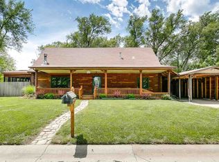 1905 N Pleasantview Cir, Wichita, KS 67203