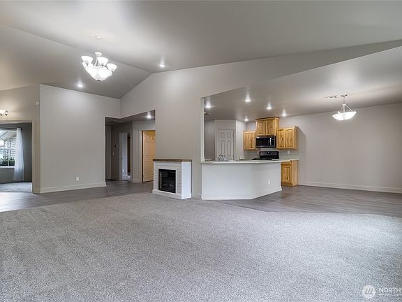 3rd image of 739 SE Songbird Lane