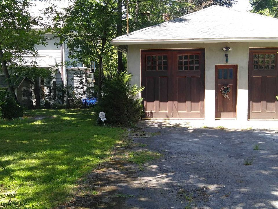 2nd image of 2 Barclay St