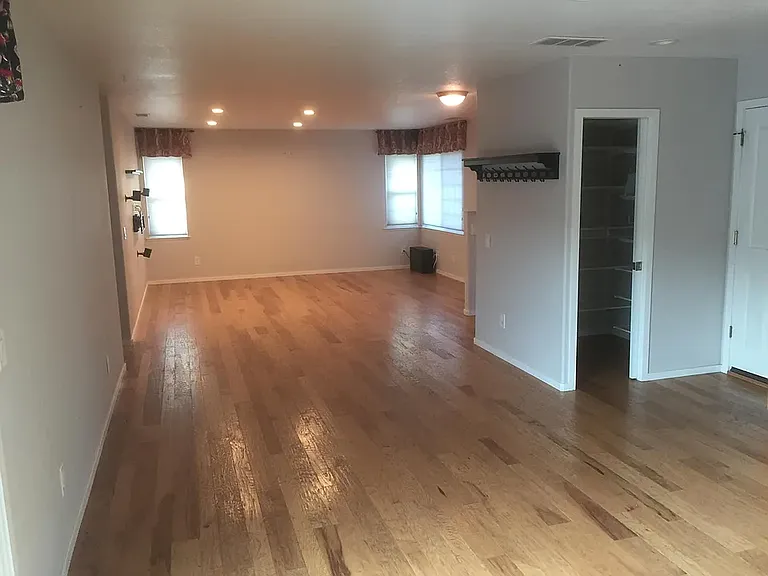 2370 Pinercrest Dr — Photo 11