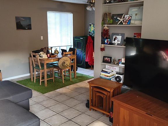 4th image of 1125 Hornblend St #8