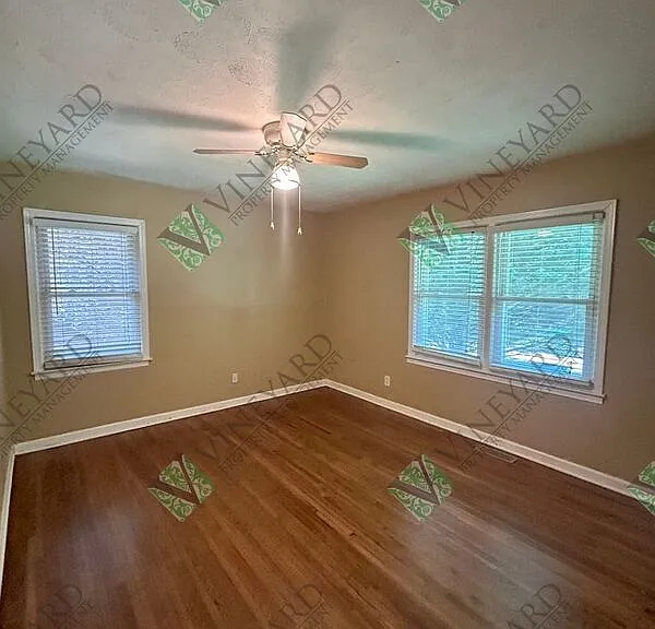 4306 Hillcrest Dr — Photo 10