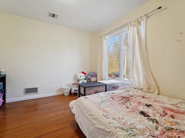 324 Brook St #324 — Photo 14