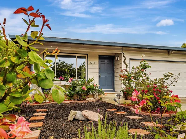 2259 Chanticleer Ave, Santa Cruz, CA 95062