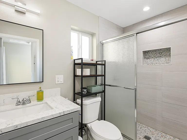 1472 Cerritos Ave #A — Photo 8