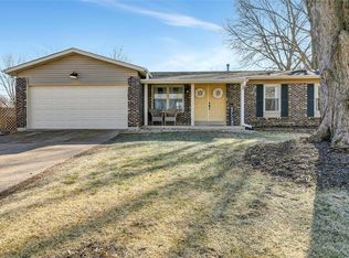 412 Williams Dr, Eureka, MO 63025