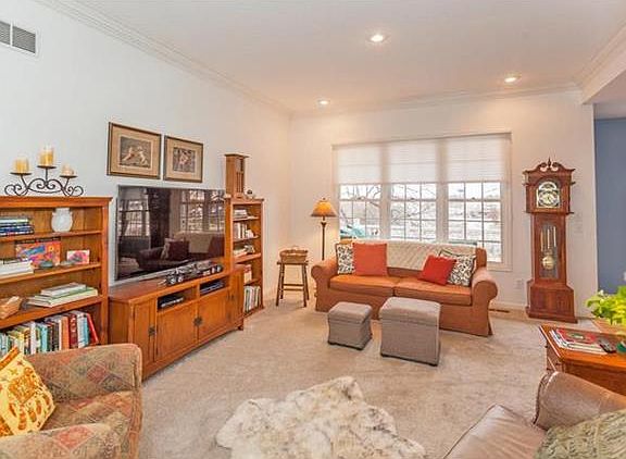 3rd image of 4021 NE Crimson Dr