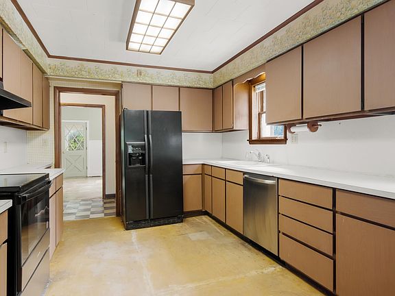4th image of 821 Lincoln Ave