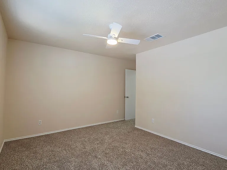 402 Empresario Dr — Photo 29