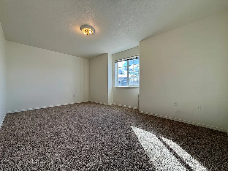 2561 NW Cedar Ave #3 — Photo 19