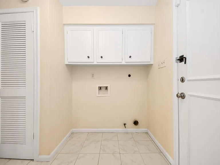 11411 Briar Forest Dr — Photo 41