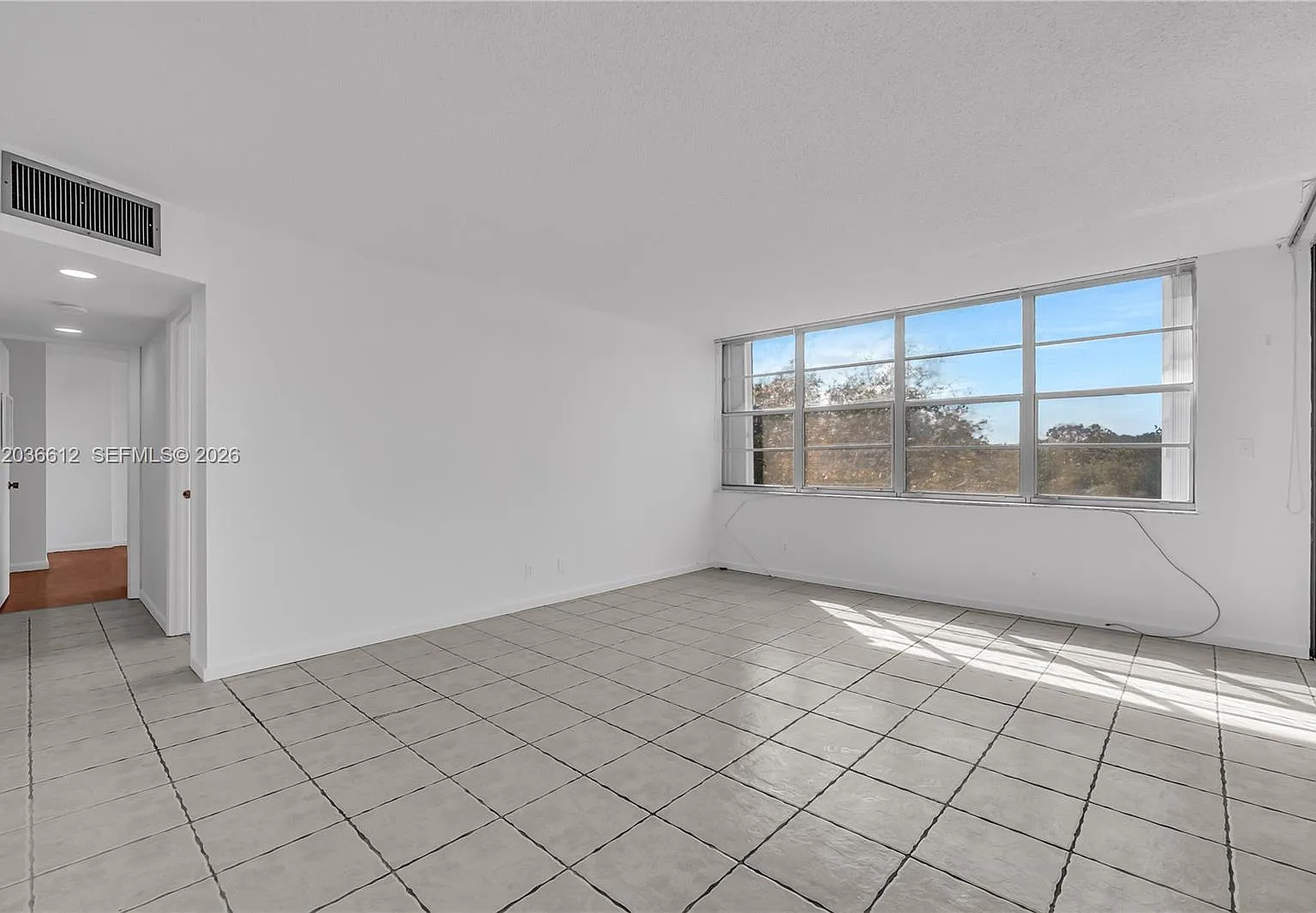 Watergate Condominium No — Photo 4