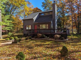 107 Pine Tree Rd, Shohola, PA 18458