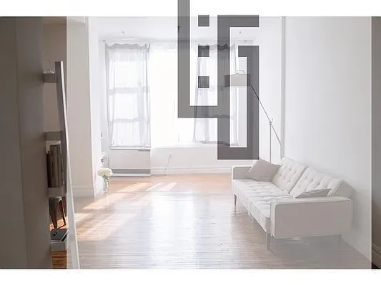 Rented by Loom Group | media 35