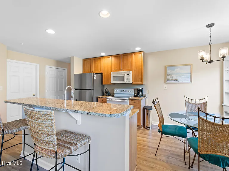 3350 Club Villas Dr #2103 — Photo 16
