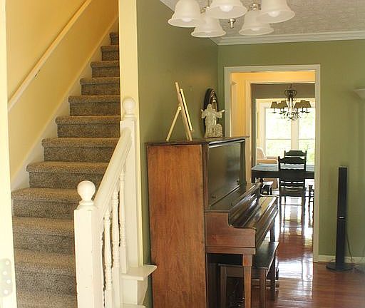 4th image of 2279 Tapanzee Ln