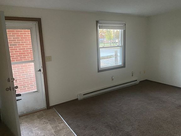 3rd image of 800 Garberdale Sq NE APT C