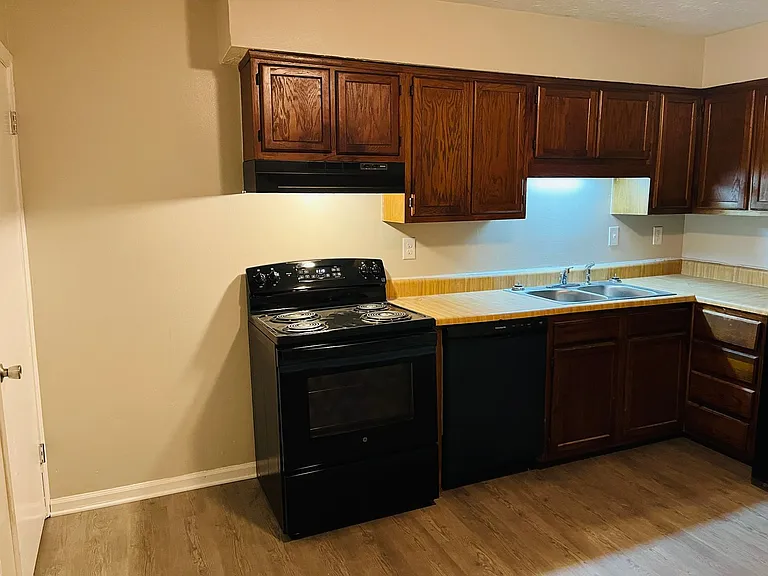 227 Bay St NE — Photo 10