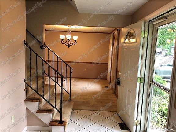 4th image of 880 Fernshire Dr