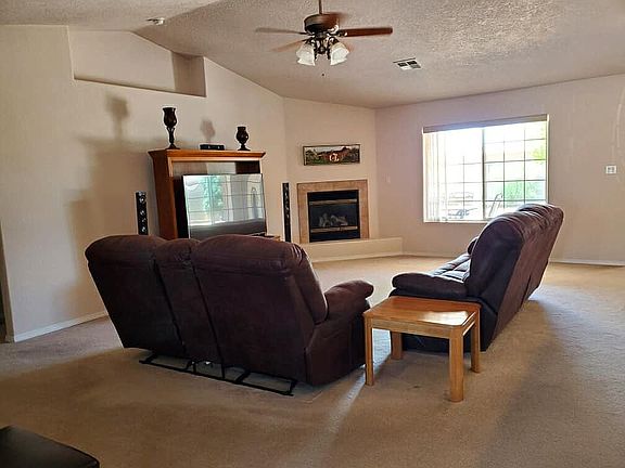 3rd image of 1704 Juniper Dr