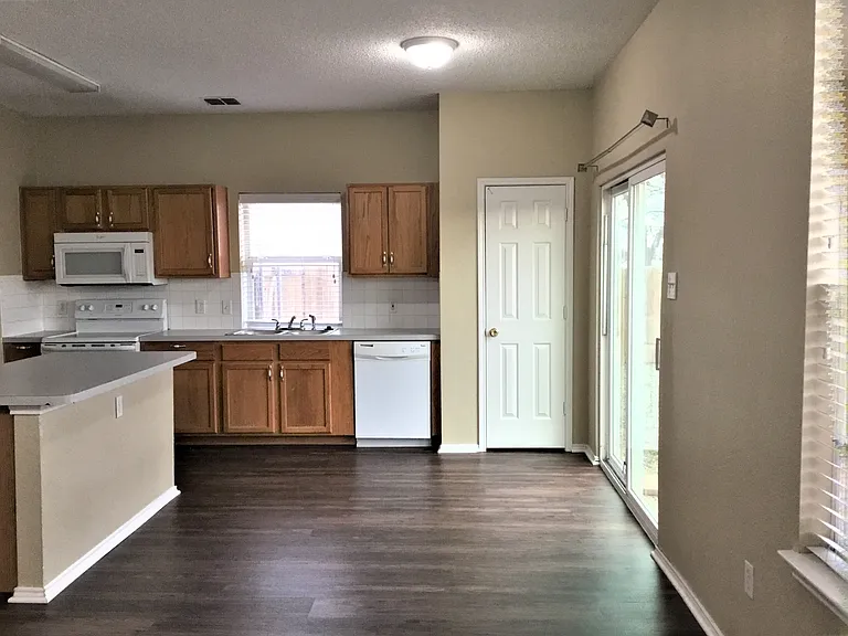 3361 Chapel Wood Ct — Photo 6