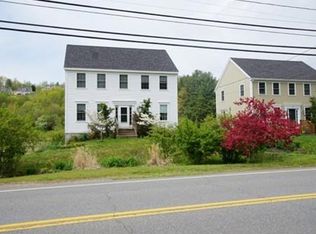 40 S Hampton Rd, Amesbury, MA 01913