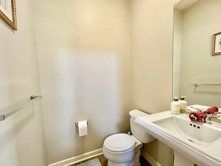 200 Dey St #283 — Photo 16