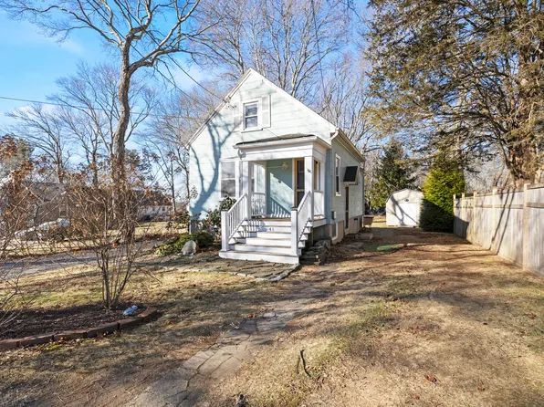 41 Goshen Road, Waterford, CT 06385