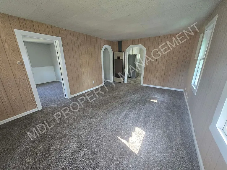 402 Wellington St — Photo 6
