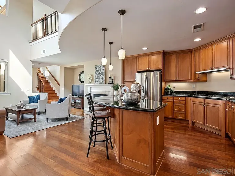 2759 E Bainbridge Rd — Photo 14
