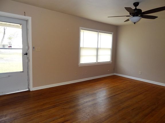 4th image of 2743 S Greenwood Ave
