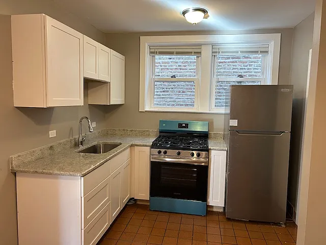 2035 N Kildare Ave #1W — Photo 5